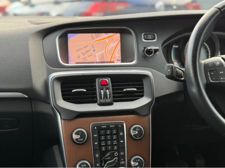 2018 Volvo V40 D4 INSCRIPTION - 2.0L DIESEL - AUTO - 12M WARRANTY - CAR: 1615 €14,950 thumbnail