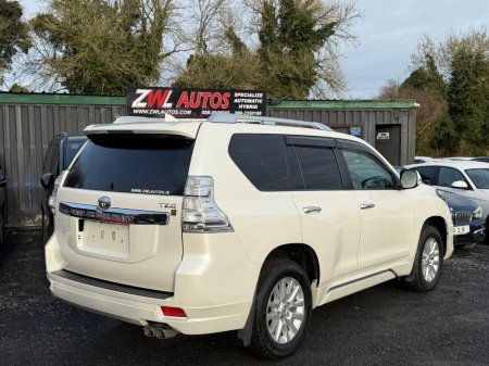 2017 Toyota Landcruiser  thumbnail