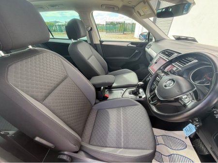 2019 Volkswagen Tiguan CL 2.0 TDI D7F 150HP 5DR AUTO €27,750 thumbnail