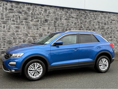 2022 Volkswagen T-Roc DESIGN 1.0 TSI 110HP 5DR €23,950 thumbnail