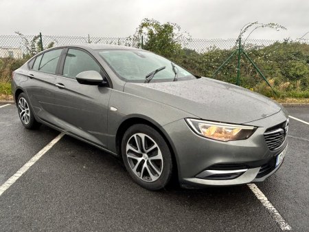 2017 Opel Insignia  €8,999