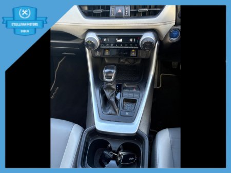 2020 Toyota Rav4 RAV4 HYBRID PLATINUM 2WD 4DR AUTO €28,999 thumbnail