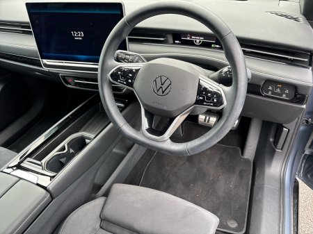 2025 Volkswagen ID.7 PRO S PLUS 86kWh 286HP €55,975 thumbnail