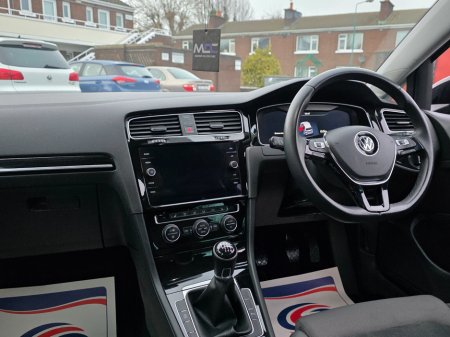 2018 Volkswagen Golf 1.0 TSI 115HP R-Line €18,999 thumbnail