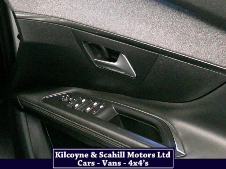 2020 Peugeot 5008 ALLURE BLUEHDI S/S A €27,950 thumbnail