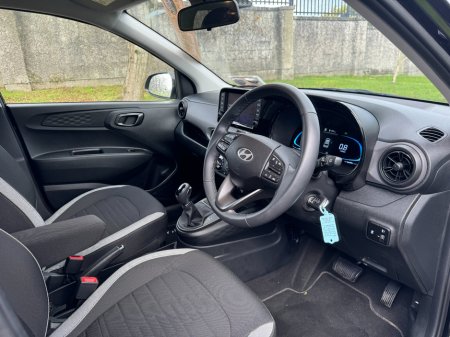 2025 Hyundai i10 i10 Deluxe Plus Auto €24,950 thumbnail