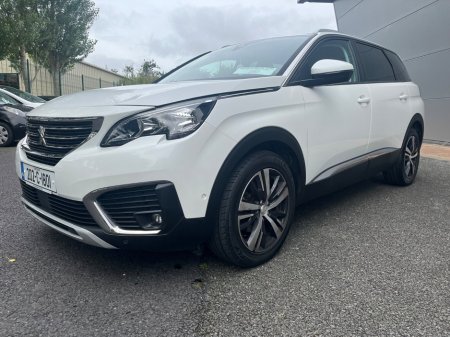 2020 Peugeot 5008  €29,900