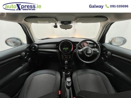 2016 MINI Cooper 1.2 Automatic, Reversing camera €13,895