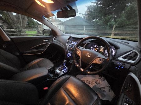 2017 Hyundai Santa Fe 2WD EXECUTIVE AUTOMATIC 5DR AU €16,950 thumbnail