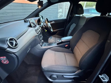 2015 Mercedes-Benz B Class B180 1.6 AUTO €13,995 thumbnail