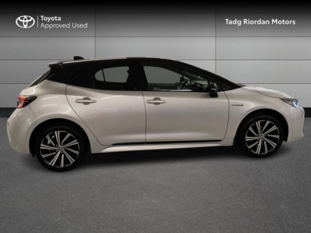 2021 Toyota Corolla HYBRID L/SPORT HB €25,950