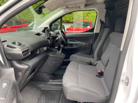 2024 Peugeot Partner  €19,430