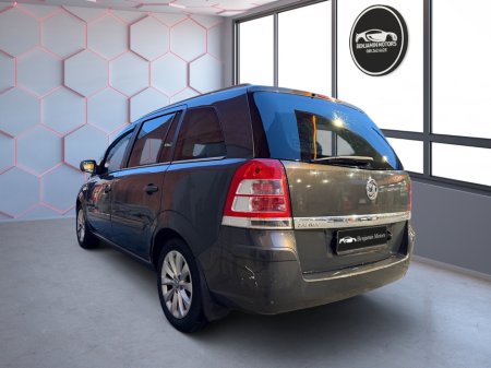 2013 Vauxhall Zafira  €4,450 thumbnail