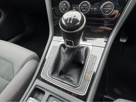 2017 Volkswagen Golf 1.6 TDi HIGHLINE 115 BHP 5dr €16,950 thumbnail