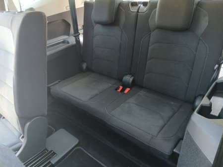 2024 Volkswagen Tiguan Allspace ELEGANCE 2.0TDI DSG 150HP €52,950 thumbnail