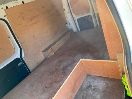 2016 Volkswagen Caddy Maxi 2.0 TDI 102 BHP // NO VAT // 05/26 CVRT // GREAT CONDITION // €6,950 thumbnail