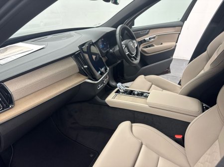 2026 Volvo XC90 T8 PLUS DARK MULBERRY RED €105,095