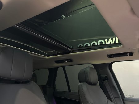 2025 Land Rover Range Rover P460 E-HYBRID HIGH SPEC NEW €149,950 thumbnail