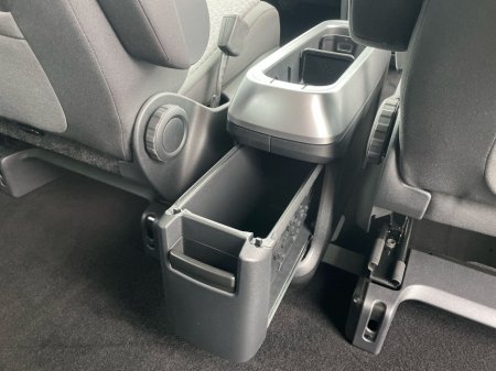 2025 Volkswagen ID.Buzz  €66,975 thumbnail