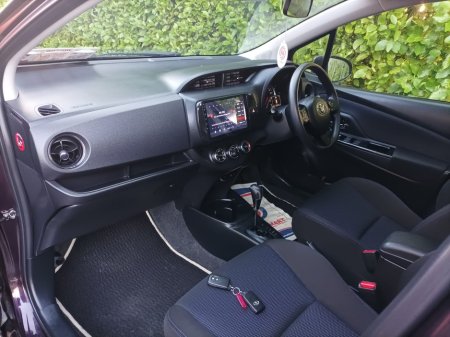 2015 Toyota Yaris 1.3  1320CC 4 CYLINDER PETROL AUTOMATIC PUSH BUTTON START FACTORY IMMOBILISER TOYOTA SAFETY SENSE ONLY 50,176KMS COMPREHENSIVE SERVICE HISTORY (10 STAMPS) JUST FULLY SERVICED NEW NCT& 1 YEAR ROADTAX €11,749