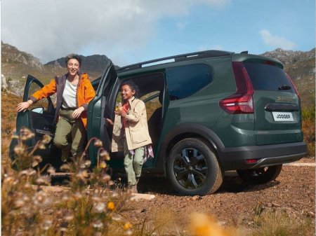 2026 Dacia Jogger Extreme TCe 110 and HEV 155 *ORDER YOUR 261 TODAY* €30,965