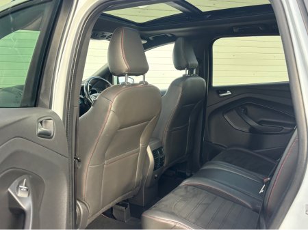 2018 Ford Kuga 1.5 TDCI 120PS ST-LINE - Sunroof thumbnail