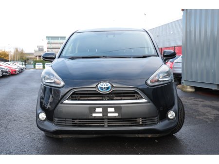 2017 Toyota Sienta  €12,999