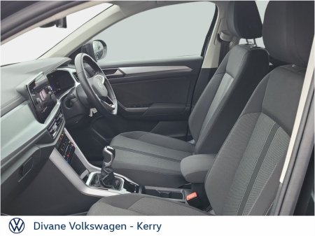 2024 Volkswagen T-Roc LIFE 2.0 TDI M6F 116 BHP €31,950 thumbnail