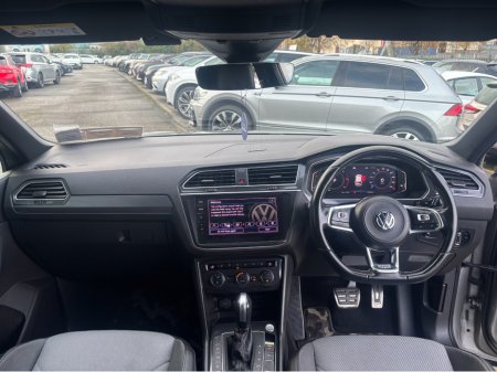 2020 Volkswagen Tiguan R-LINE 4MOTION AUTOMATIC 2.0 DIESEL //LOW MILES//HIGH SPEC//360 PARKING CAMERAS//HEATED FRRONT AND REAR SEATS//HEAD UP DISPLAY// €34,950 thumbnail