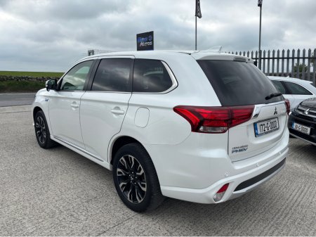 2017 Mitsubishi Outlander INSTYLE PHEV 2.0 MIVEC €18,995