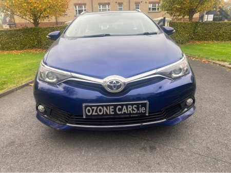 2015 Toyota Auris BUSINESS EDITION D- D-4D TOURING SPORTS €7,850