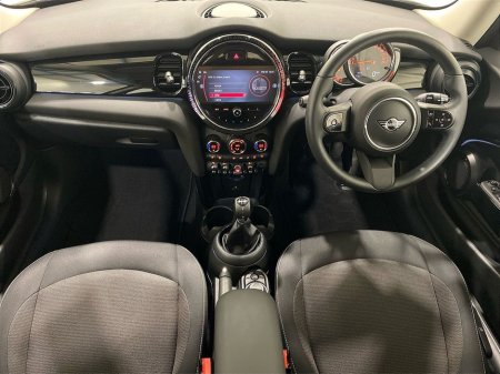 2022 MINI Hatch 3-Door Cooper Classic €23,950