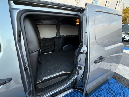 2021 Opel Combo 3 SEATER - 1.5 DIESEL - MANUAL - 12M WARRANTY - CAR: 1599 €14,950 thumbnail