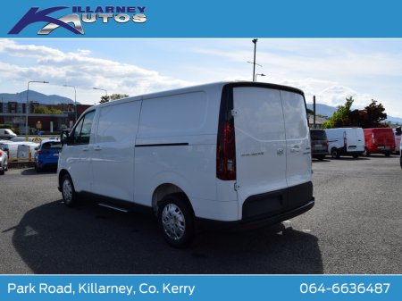 2025 Maxus Deliver 7 DIESEL Lux LWB Low Roof €31,500 thumbnail