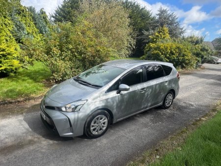 2021 Toyota Prius Alpha 1.8 HYBRID AUTO €22,899