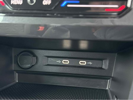 2023 Volkswagen Tiguan LIFE 2.0 TDI MANUAL 6SPEED FWD 122BHP €36,950 thumbnail