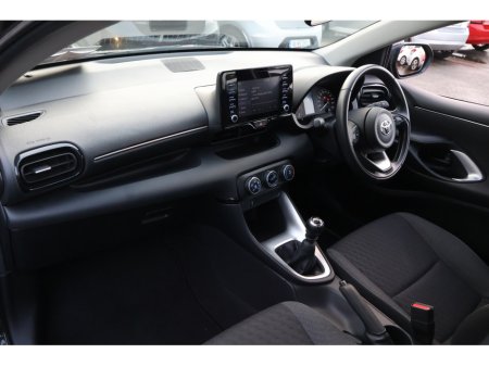 2024 Toyota Yaris LUNA 5dr Manual Great Spec! €19,995 thumbnail