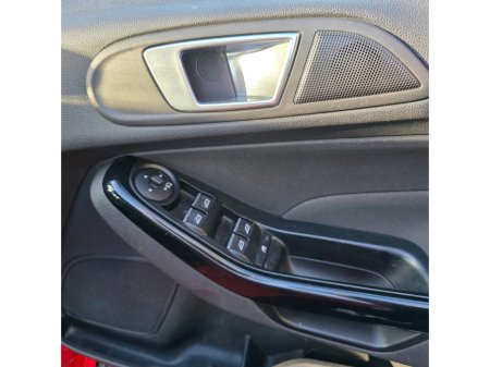 2016 Ford Fiesta 1.25 82PS Titanium €10,450 thumbnail