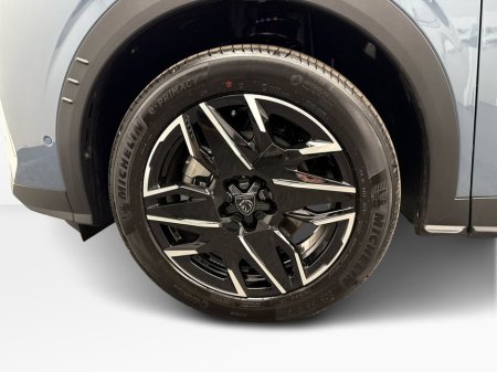 2026 Peugeot 5008 ALLURE HYBRID *€500 DUNNES VOUCHER* €110 P/W 3YRS €54,170 thumbnail