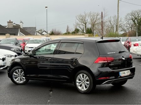 2017 Volkswagen Golf COMFORTLINE 1.2 AUTOMATIC * REAR VIEW CAMERA, AUTO LIGHTS, ADAPTIVE CRUISE CONTROL, POWERED FOLDING HEATED MIRRORS, LUMBAR SUPPORT, 2 KEYS, TOUCH SCREEN RADIO, MULTIFUNCTION STEERING WHEEL* €17,950