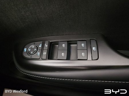 2026 BYD Dolphin Design 60.4kWh €34,706 thumbnail