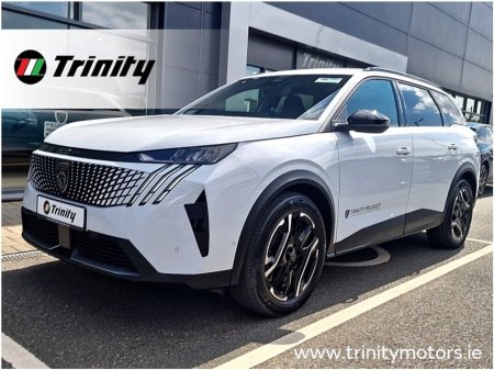 2025 Peugeot 5008 DIRECTORS CAR * LOW KMS * AUTO 73KWH * 210HP * ALLURE * TRINITY MOTORS *