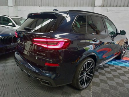 2022 BMW X5 2022 X5 45E M SPORT XDRIVE (HUGE SPEC) PRO PACK -  PREMIUM PACK- COMFORT+PACK- VISIBILITY PACK- TECHNOLOGY PACK-  HEAT CLIMATE PACK-  SKY LOUNGE SUNROOF- HARMON KARDON - M SEAT BELTS- HEADS UP €69,995