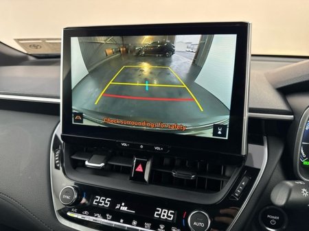 2023 Toyota Corolla Cross LUNA Hybrid €31,950 thumbnail