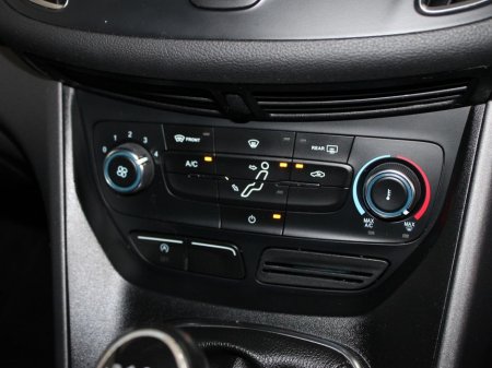 2017 Ford C-Max Zetec 1.5 TDCI 95PS M6 4DR €12,999 thumbnail