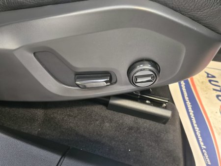 2022 Volvo XC60  €42,950 thumbnail