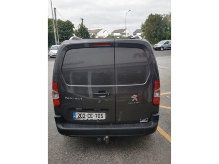 2020 Peugeot Partner ACTIVE 1.5 BLUE HDI 10 100 6.2 3                ///  LOVELY VAN IN PLATINUM GREY COMES WITH ROOF BARS AND SIDE BARS  // €14,000