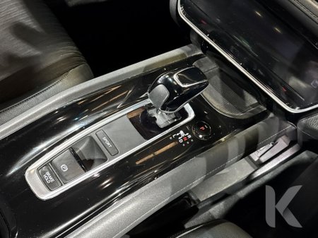 2020 Honda Vezel HYBRID 1.5L AUTOMATIC - HALF LEATHER UPHOLSTERY - REVERSE CAMERA - CRUISE CONTROL - A/C CONTROLS - ALLOY WHEELS €23,450 thumbnail