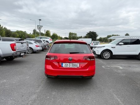 2022 Volkswagen Passat SEL TDI €32,995 thumbnail