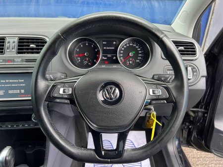 2015 Volkswagen Polo COMFORTLINE 1.2 TSI AUTO // SERVICE HISTORY // MULTIMEDIA DISPLAY // ADAPTIVE CRUISE CONTROL €12,750